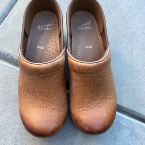 Dansko Clogs- size38 WIDE